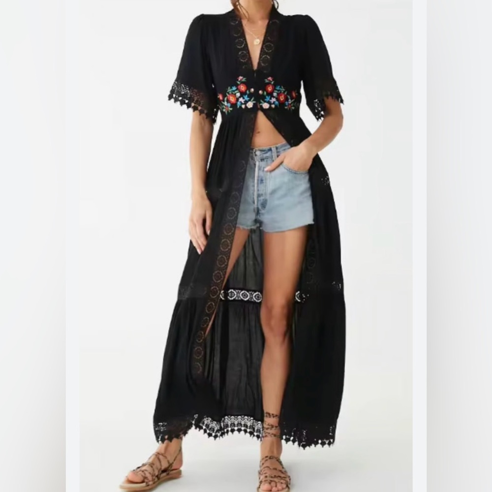 Forever 21 Black Maxi Kimono Cover-Up with Floral Embroidery Size Medium 🆕🆕🆕